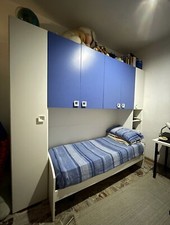 Letto singolo con armadio a